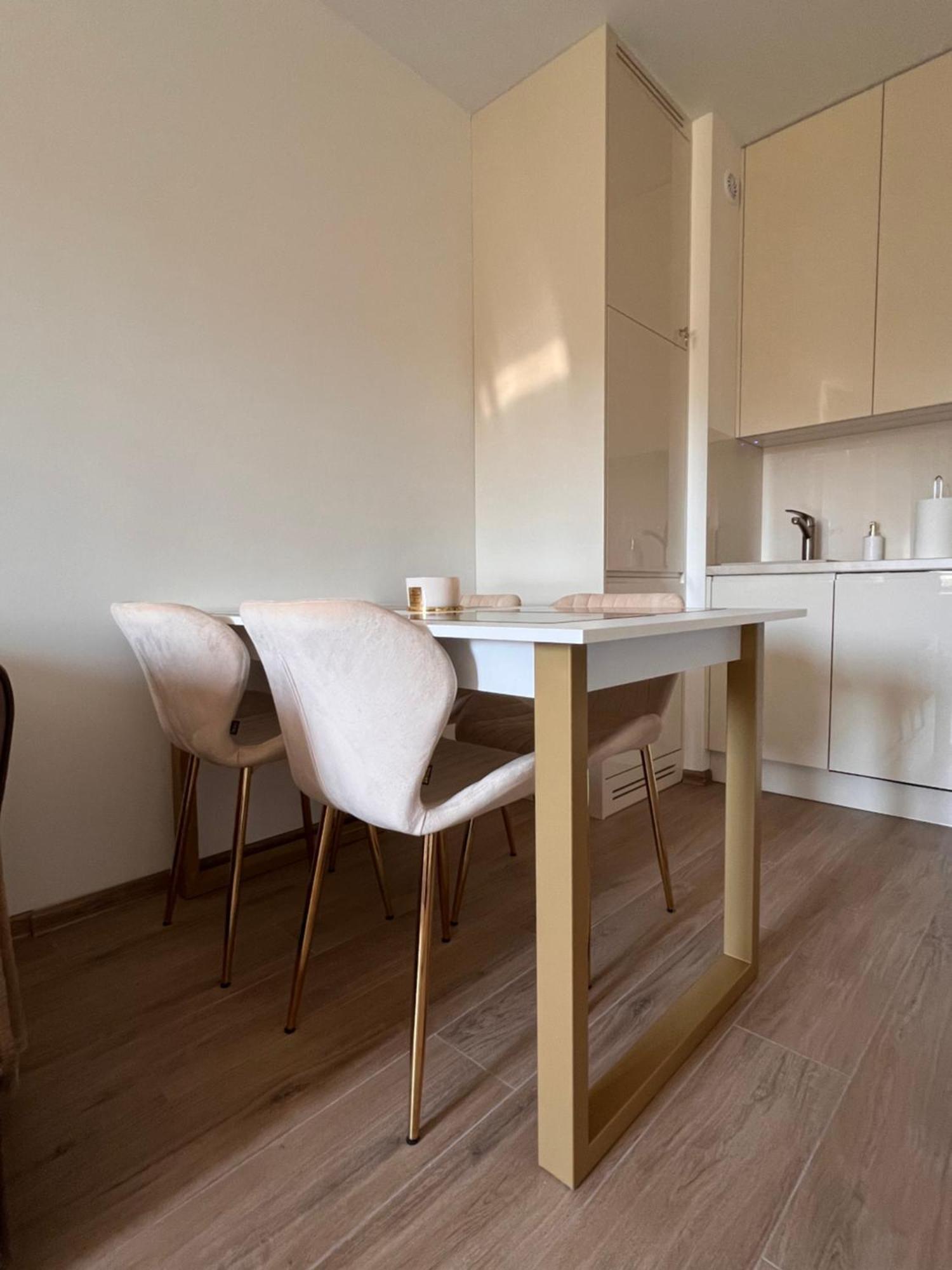Apartament 70 Metro Варшава Экстерьер фото